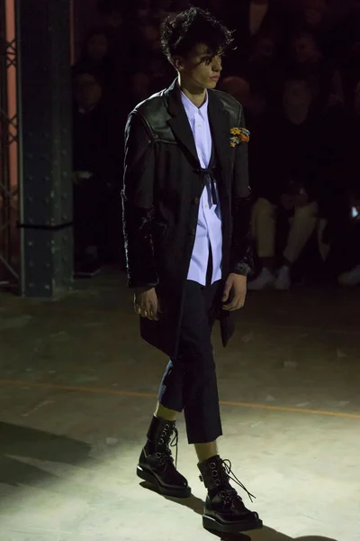Look 1